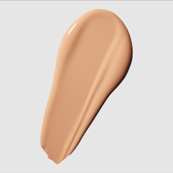 MAC Matchmaster Moisturizing Foundation SPF 15 (NC15) - Picture 4 of 4